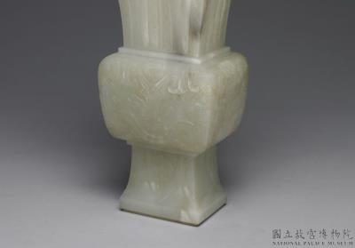 图片[3]-Jade square gu vase decorated with plantain leaf, Qing dynasty (1644-1911)-China Archive